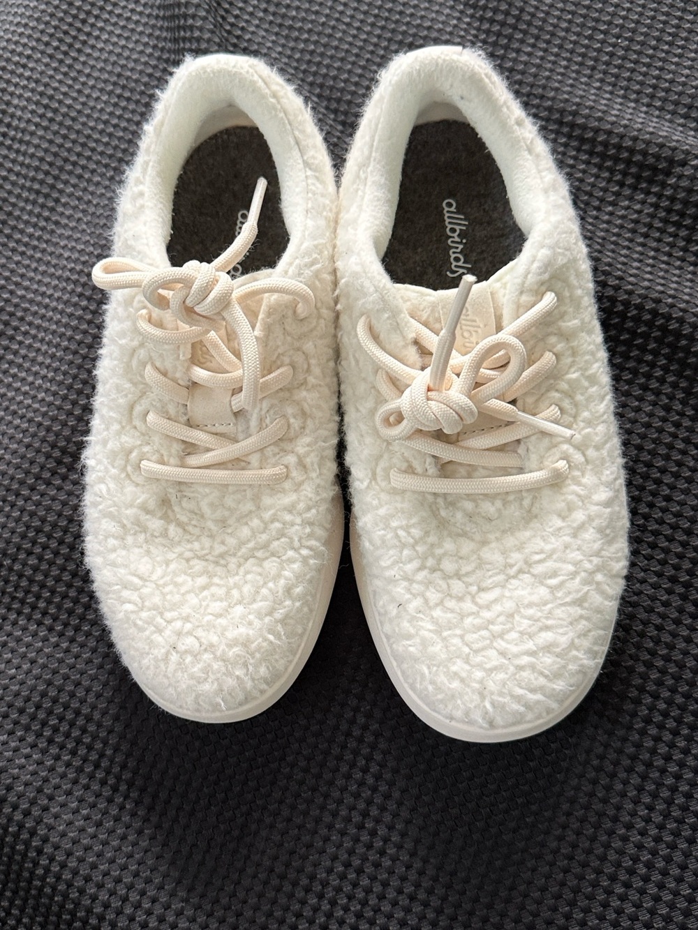 allbirds Women’s White Wool runner Fluff.